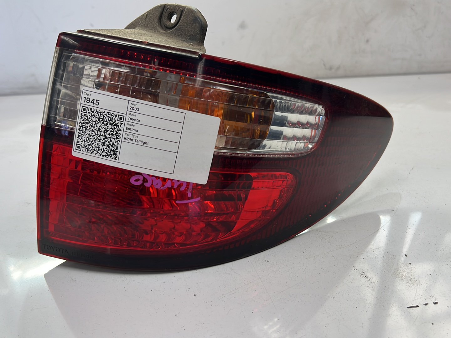 2003 Toyota Estima - Left Taillight