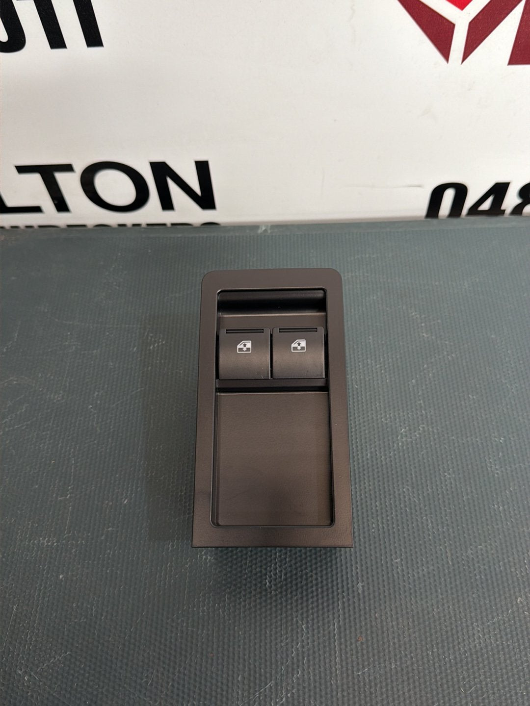 2004 Holden Commodore Master Power Window Switch