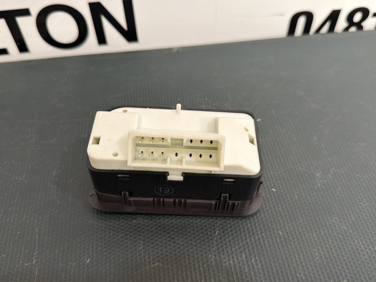 2004 Ford Falcon Master Power Window Switch