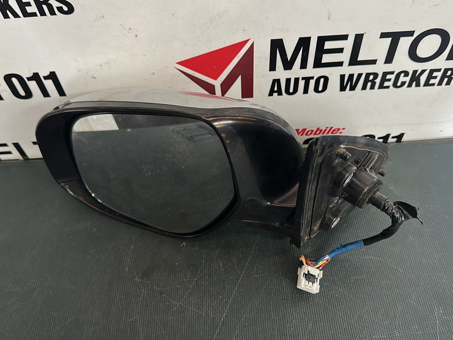 Oct 2012 to Mar 2015- Mitsubishi Outlander ZJ- Left Door Mirror- Flasher, 5 Wire