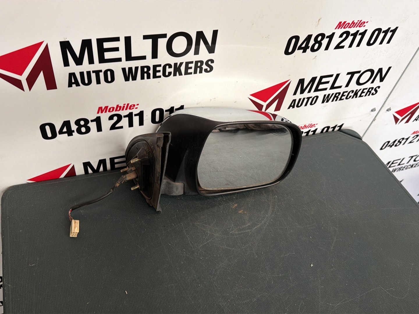 2005 Toyota Hilux - Right Door Mirror