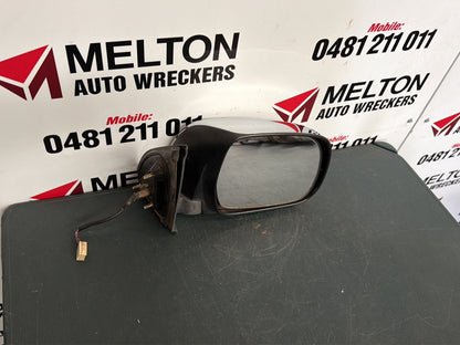 2005 Toyota Hilux - Right Door Mirror