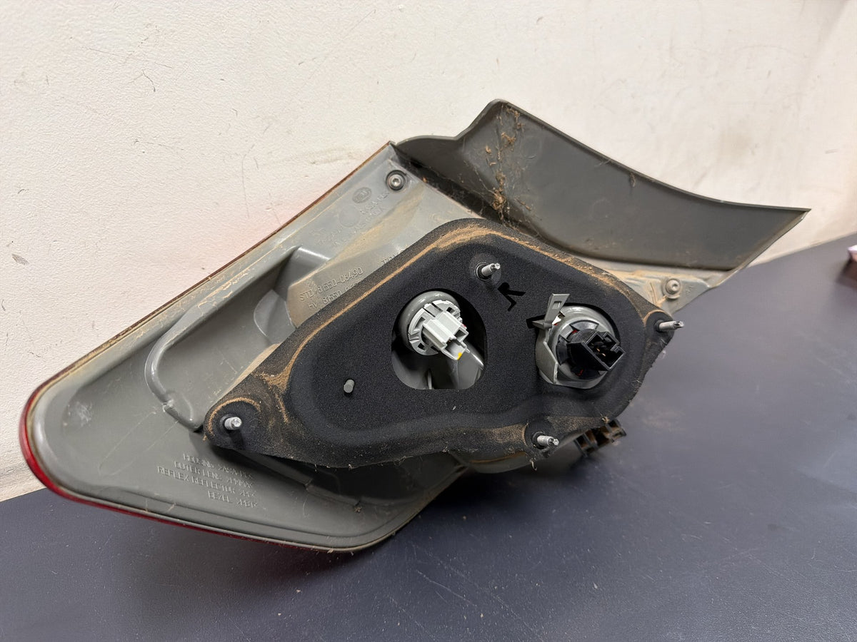 Nov 2011 to Mar 2015 - Toyota Camry ASV50 - Right Taillight - Body Mounted, Non Led Type
