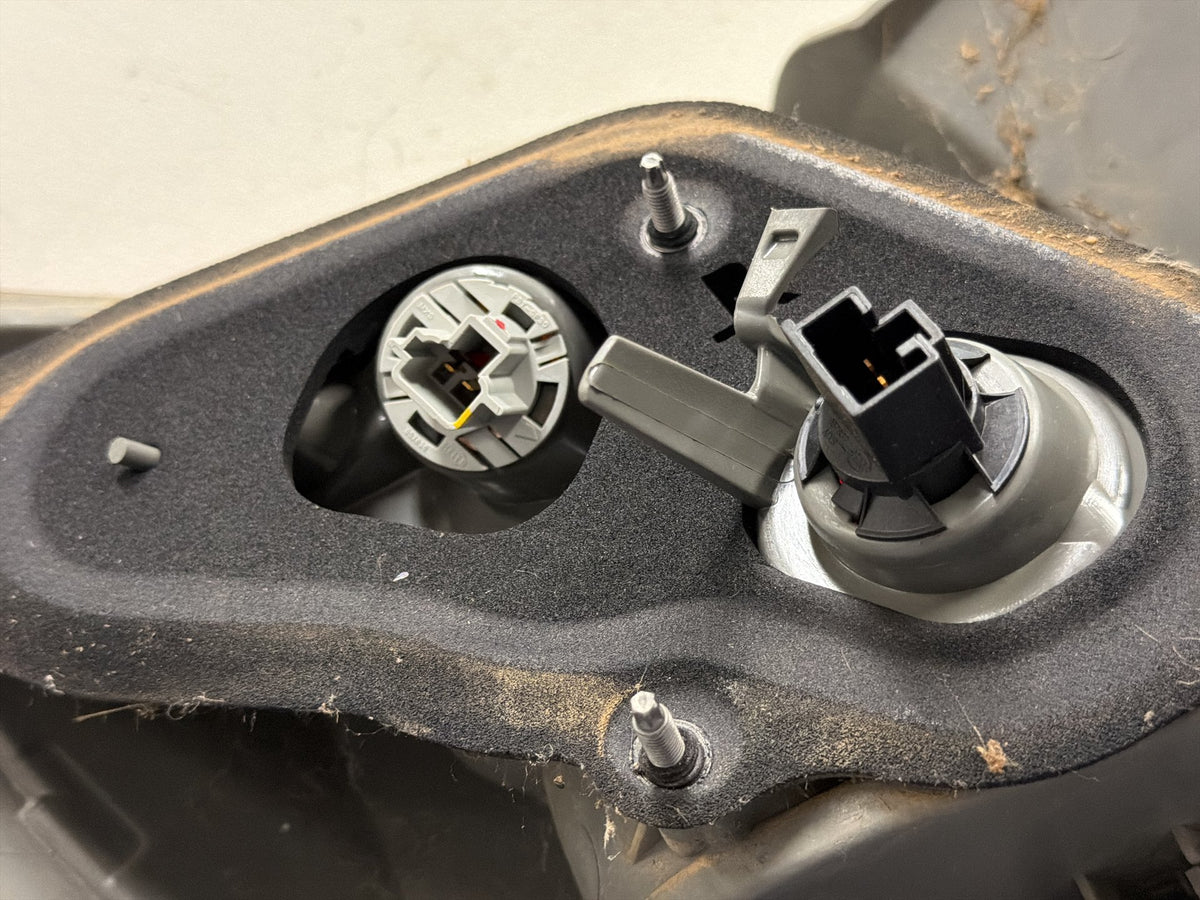 Nov 2011 to Mar 2015 - Toyota Camry ASV50 - Right Taillight - Body Mounted, Non Led Type