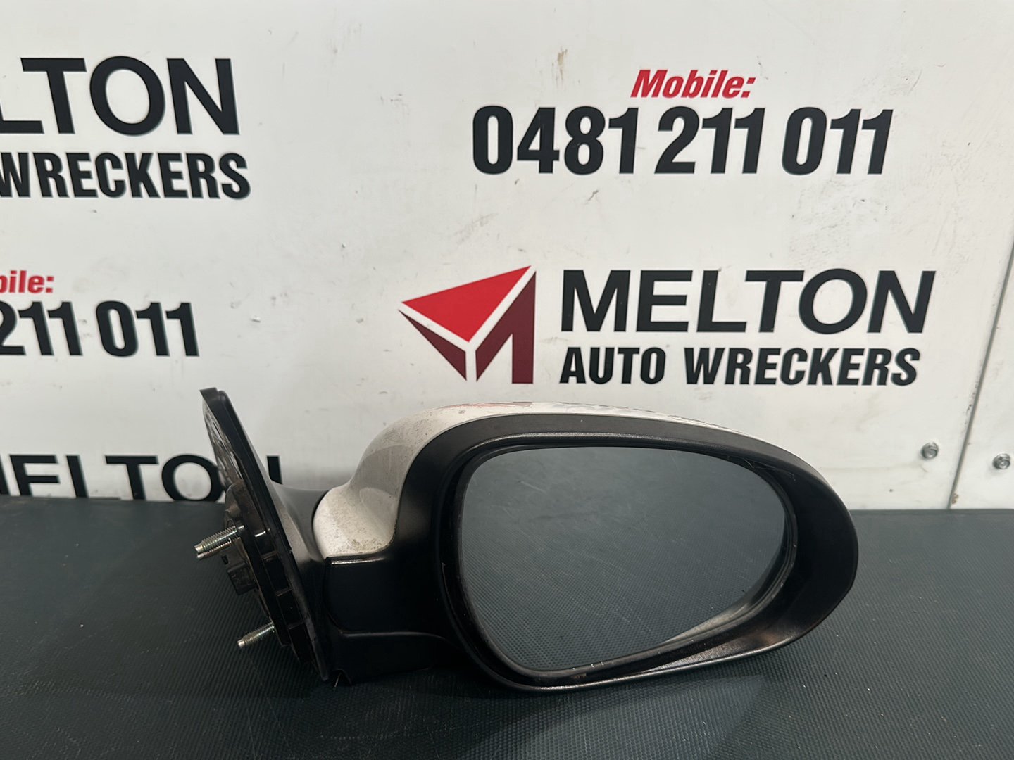 Sep 2007 to Apr 2012- Hyundai i30 FD- Right Door Mirror- Manual Fold, Flasher, Colour Coded