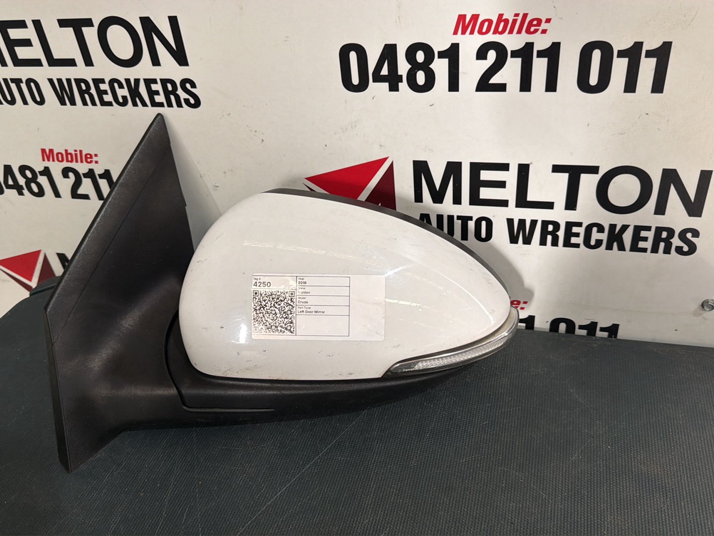 Jan 2015 to Jan 2017- Holden Cruze JH- Left Door Mirror- Indicator