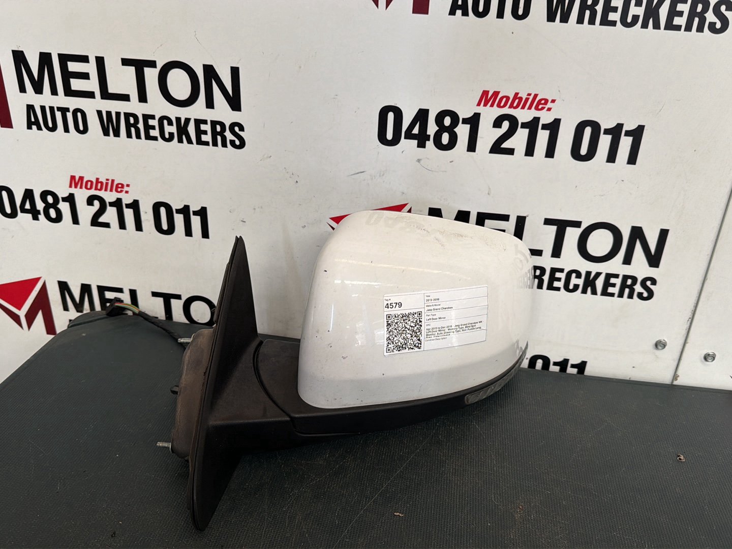 Apr 2013 to Dec 2016- Jeep Grand Cherokee WK- Left Door Mirror- Memory Type, Blind Spot Monitor, Auto-Dimming Type, Non-Puddle Lamp Type, Colour Coded