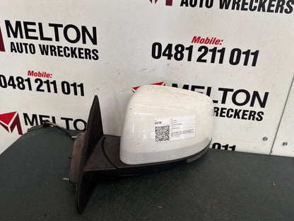 Apr 2013 to Dec 2016- Jeep Grand Cherokee WK- Left Door Mirror- Memory Type, Blind Spot Monitor, Auto-Dimming Type, Non-Puddle Lamp Type, Colour Coded