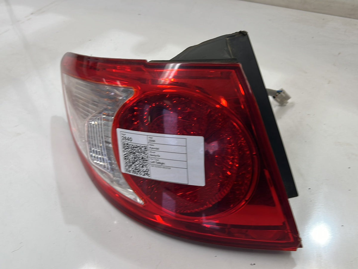 2006 Hyundai Santa Fe CM - Left Taillight