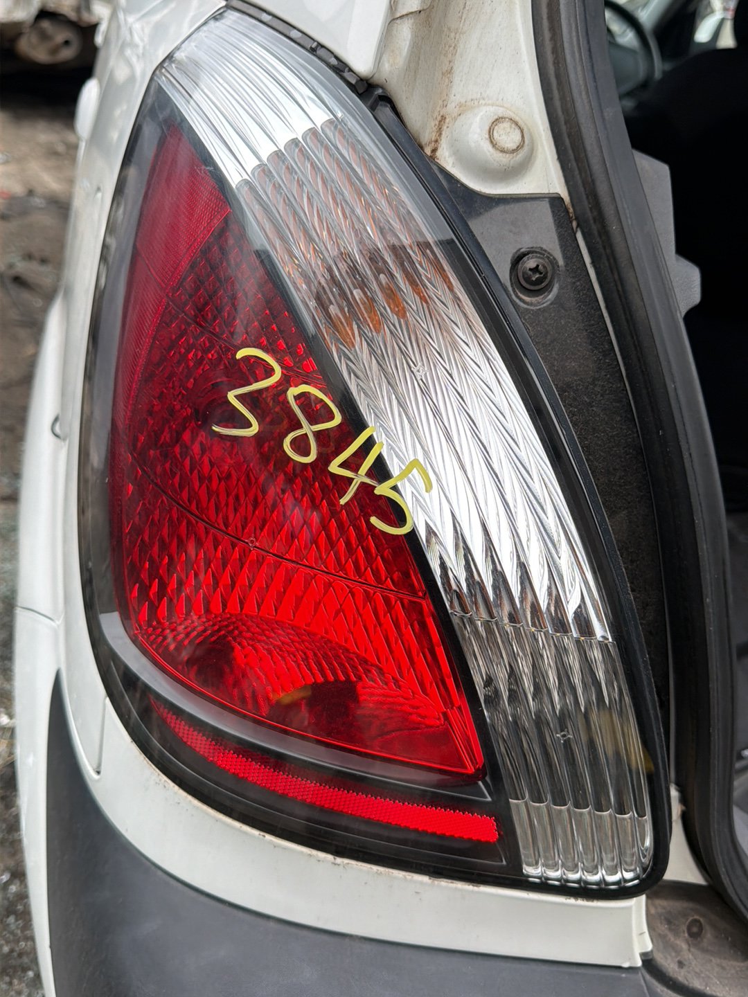 2005 Kia Rio JB - Left Taillight