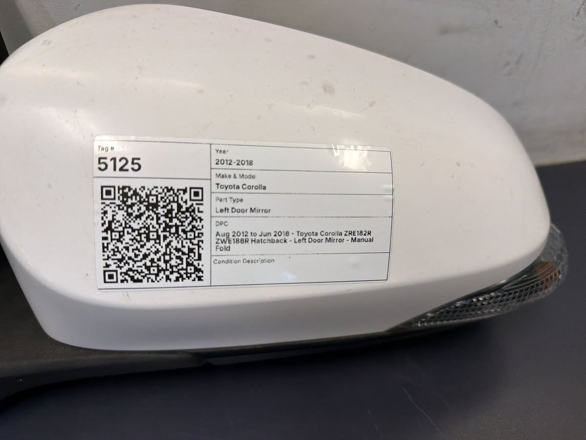 Aug 2012 to Jun 2018 - Toyota Corolla ZRE182R ZWE186R Hatchback - Left Door Mirror - Manual Fold