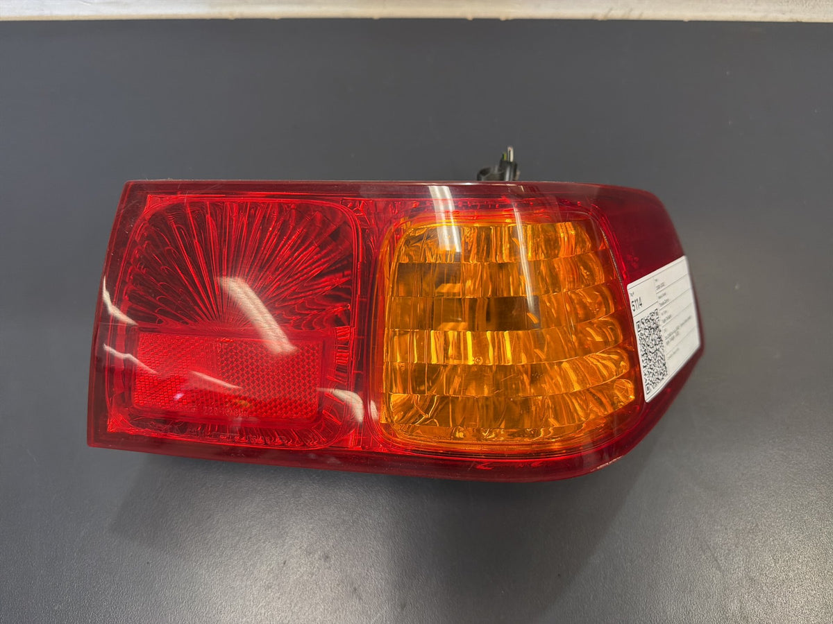 Oct 2000 to Aug 2002 - Toyota Camry Sedan - Right Taillight - Sk20
