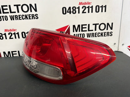 2015 Kia Sorento UM - Right Taillight