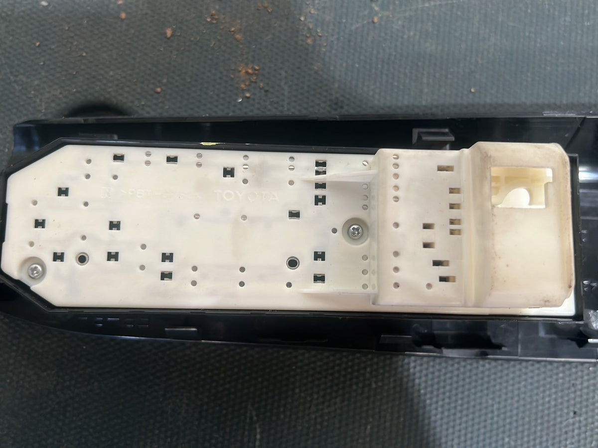 2012-2018 Toyota RAV4 A40 - Master Power Window Switch