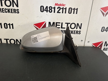 Nov 2011 to Mar 2015- Toyota Camry Altise Atara R Atara S Atara SX Hybrid H RZ ASV50 AVV50- Right Door Mirror- Non-Blind Spot Monitor