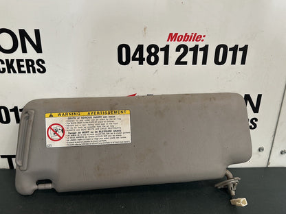 Jan 2001 to Apr 2007- Toyota Kluger MCU28R- Right Sun Visor- Grey