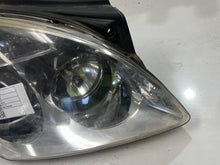 2008 Kia Rondo - Right Headlight