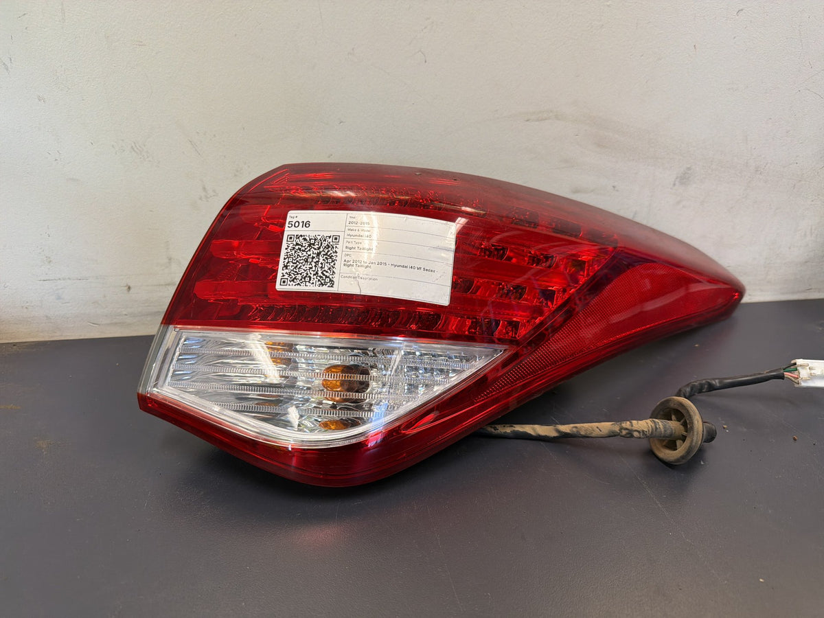 Apr 2012 to Jan 2015 - Hyundai i40 VF Sedan - Right Taillight