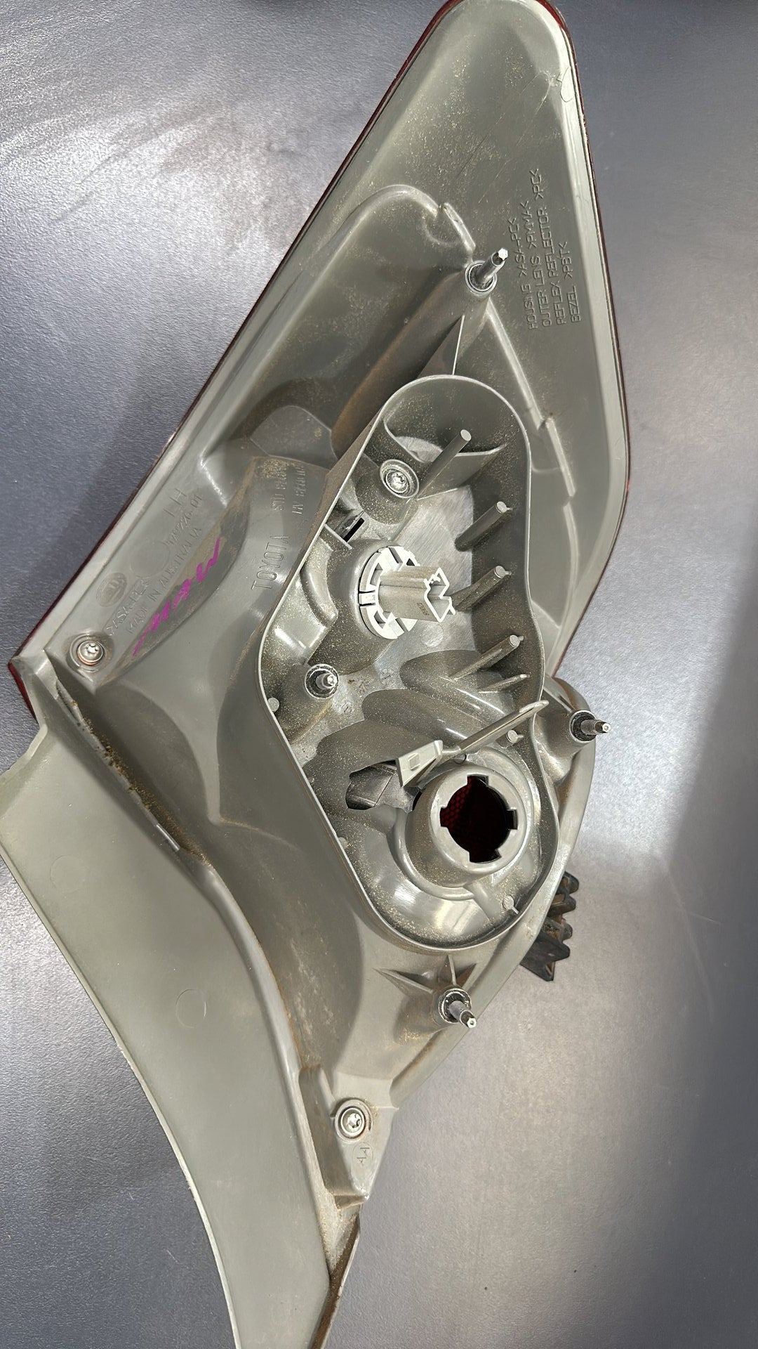 Nov 2011 to Mar 2015- Toyota Camry AVV50- Left Taillight- Body Mounted, Non Led Type