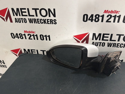 Jan 2015 to Jan 2017- Holden Cruze JH- Left Door Mirror- Indicator