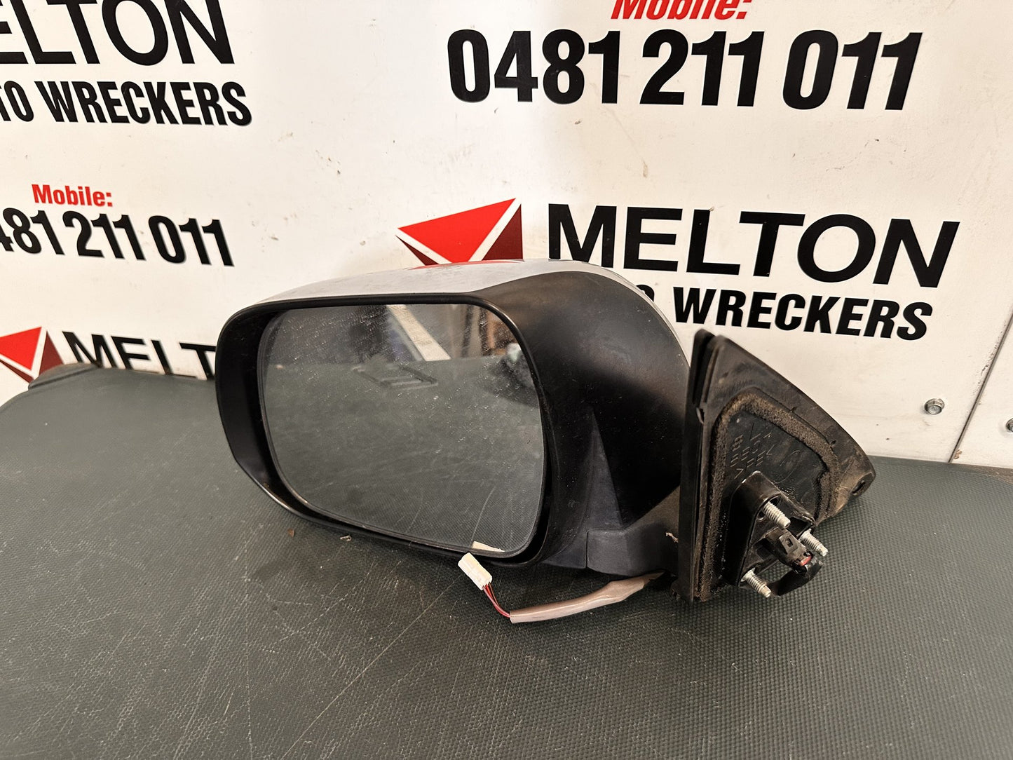 Aug 2007 to Jul 2010- Toyota Kluger- Left Door Mirror
