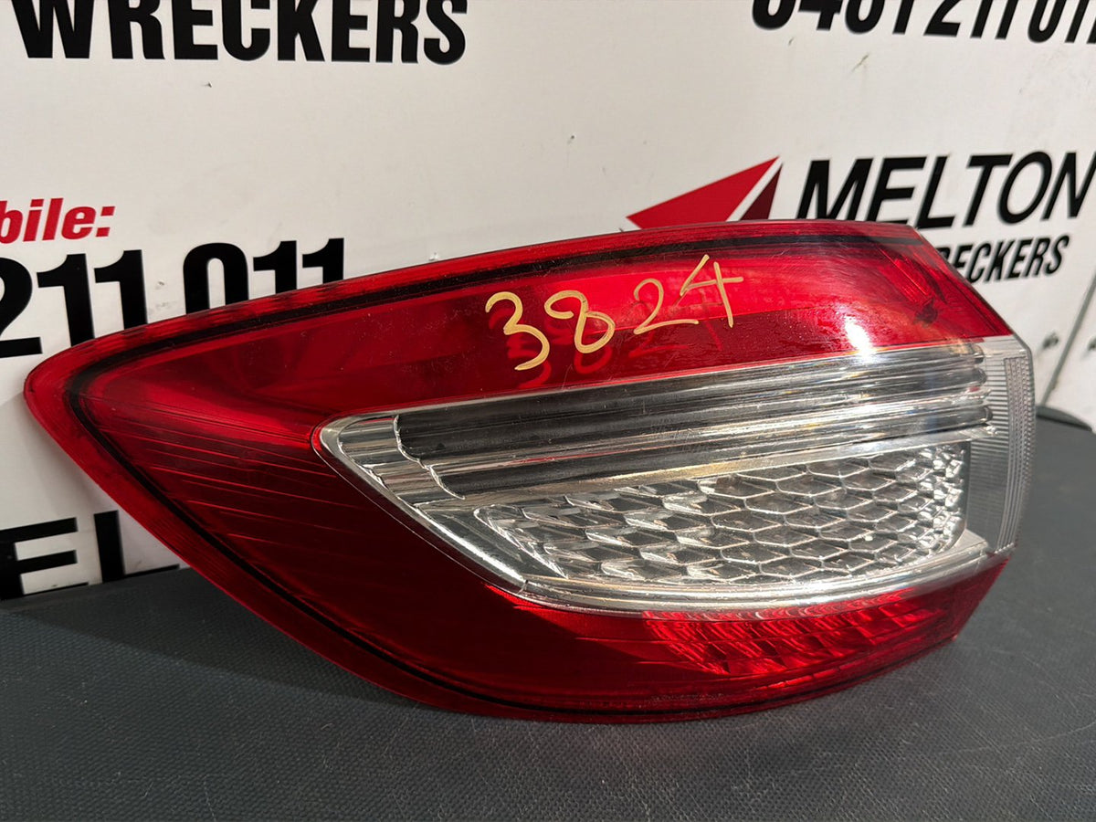 Ford Mondeo MB - Left Headlight