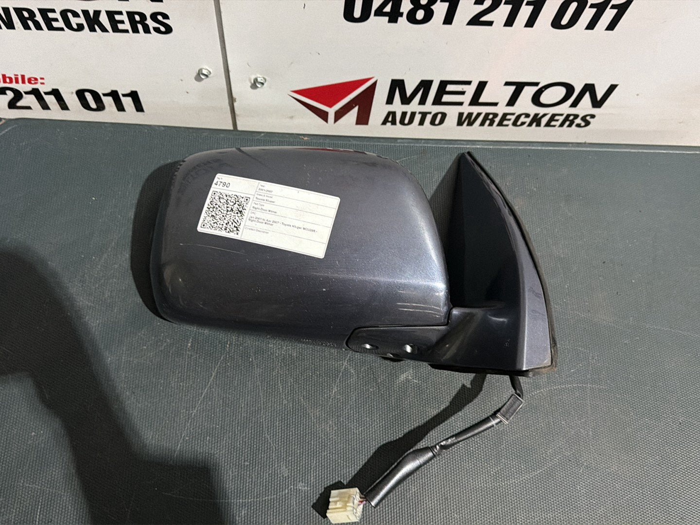 Jan 2001 to Apr 2007 - Toyota Kluger MCU28R - Right Door Mirror