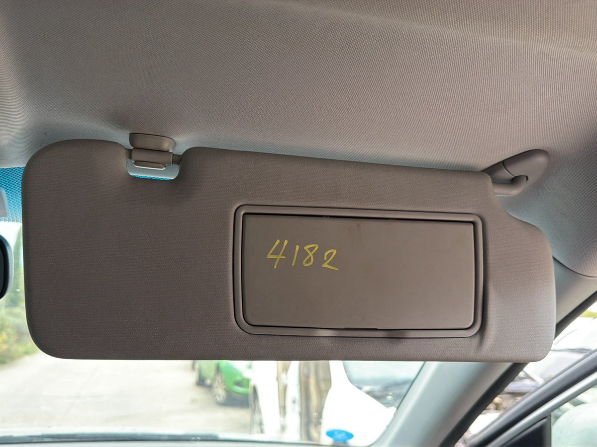 Mar 2007 to Oct 2012- Honda CR-V RE- Right Sun Visor