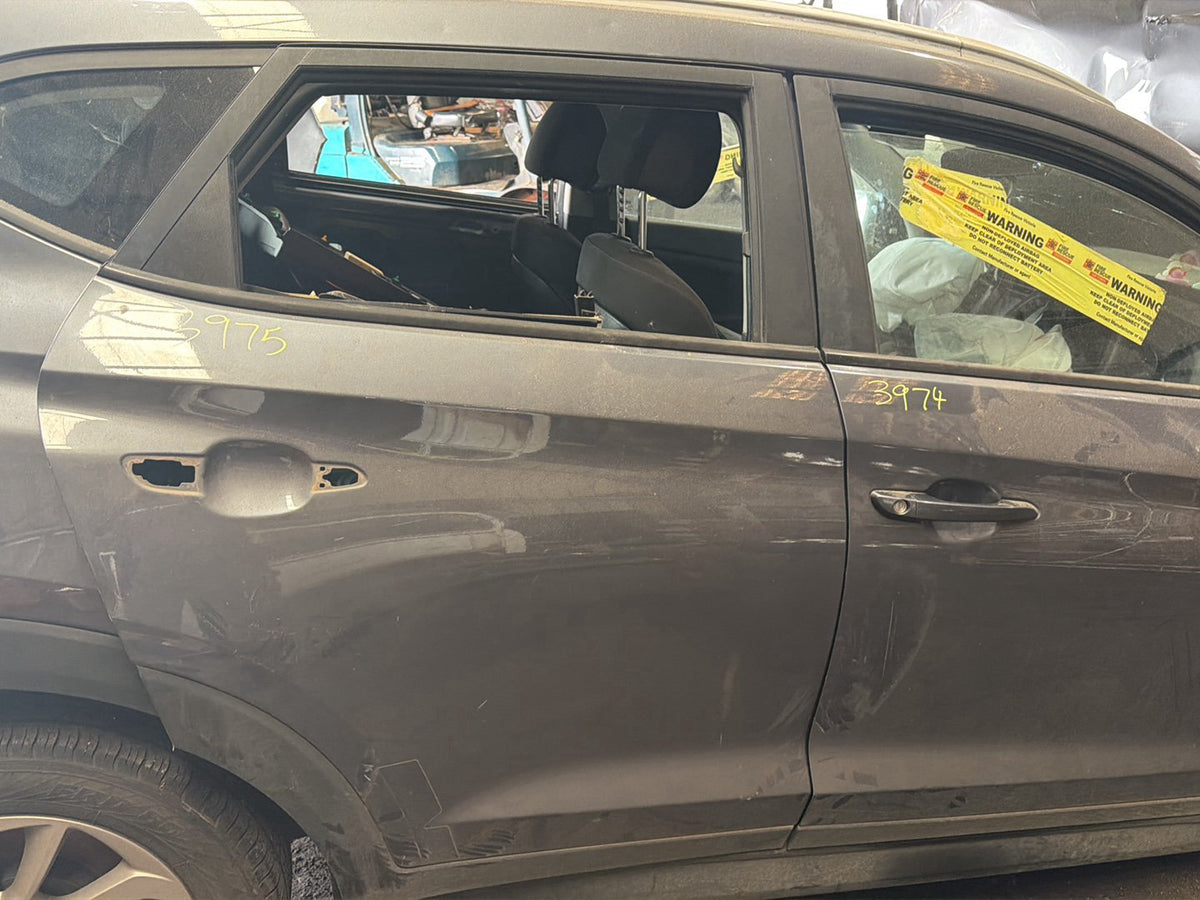 Jun 2015 to Jun 2018- Hyundai Tucson TL Built in Czech Republic VIN TMAJ- Right Rear Door