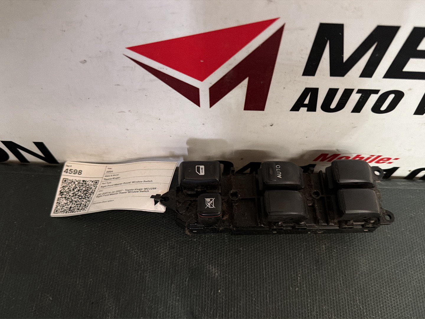 Jan 2001 to Jul 2007- Toyota Kluger MCU28R Master Power Window Switch