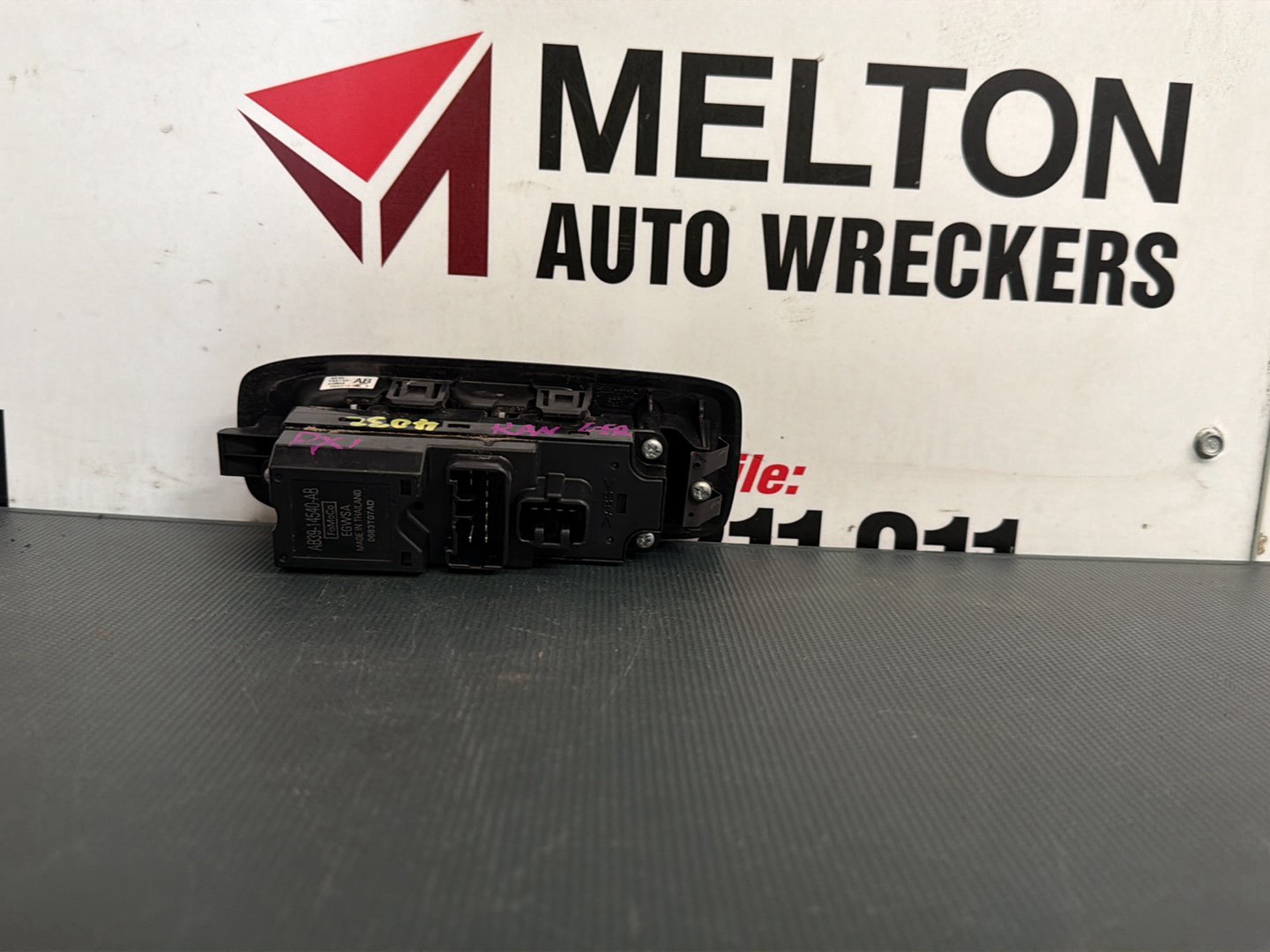 Jun 2011 to Jun 2015- Ford Ranger PX Series 1 4 Door- Right Front Master Power Window Switch