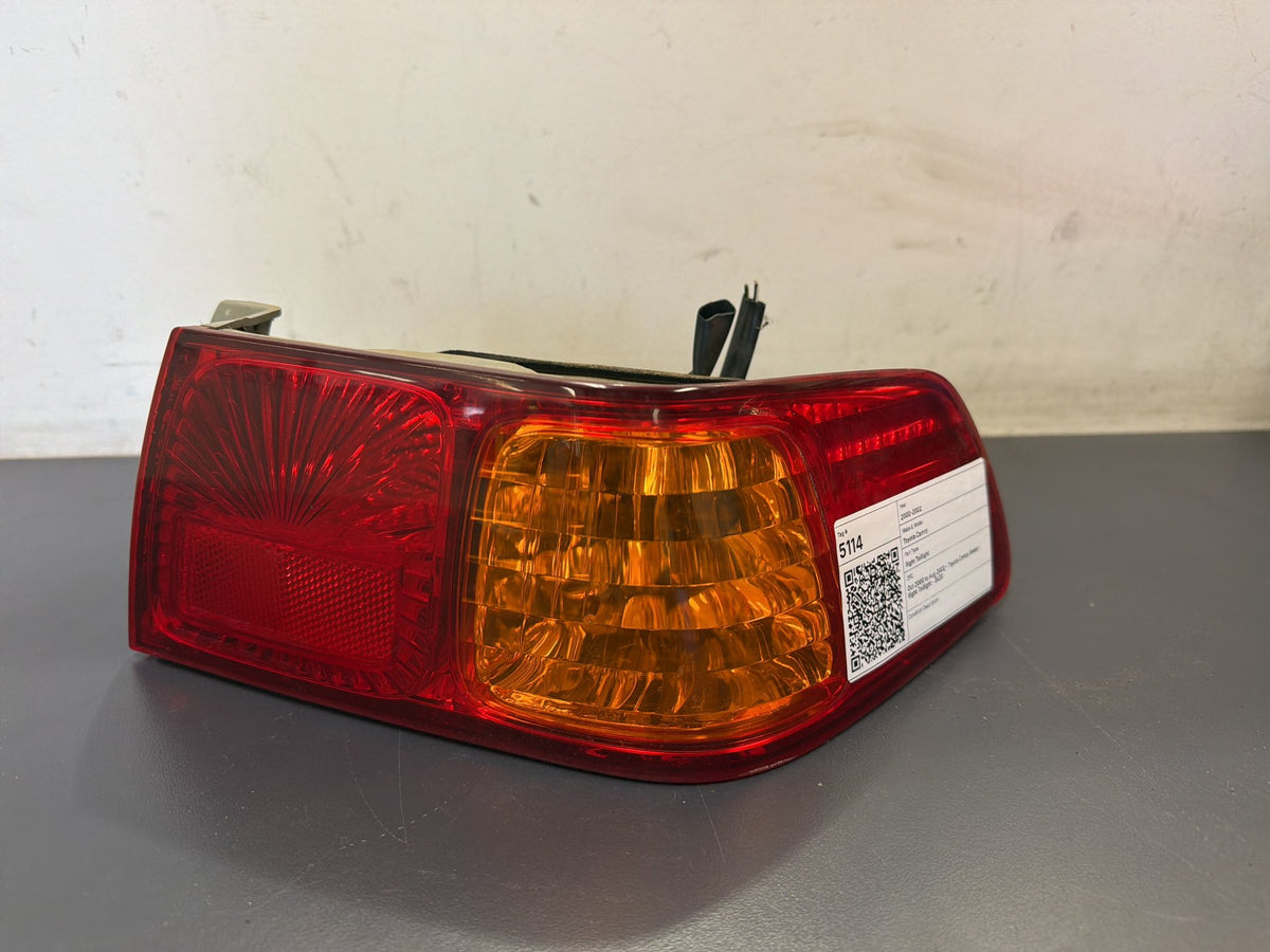 Oct 2000 to Aug 2002 - Toyota Camry Sedan - Right Taillight - Sk20