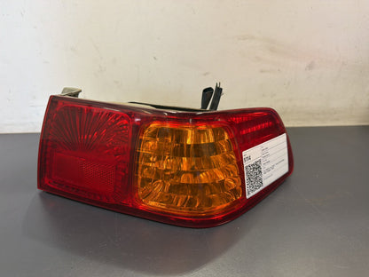 Oct 2000 to Aug 2002 - Toyota Camry Sedan - Right Taillight - Sk20