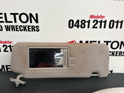 2015 Kia Sorento UM - Right Sun Visor