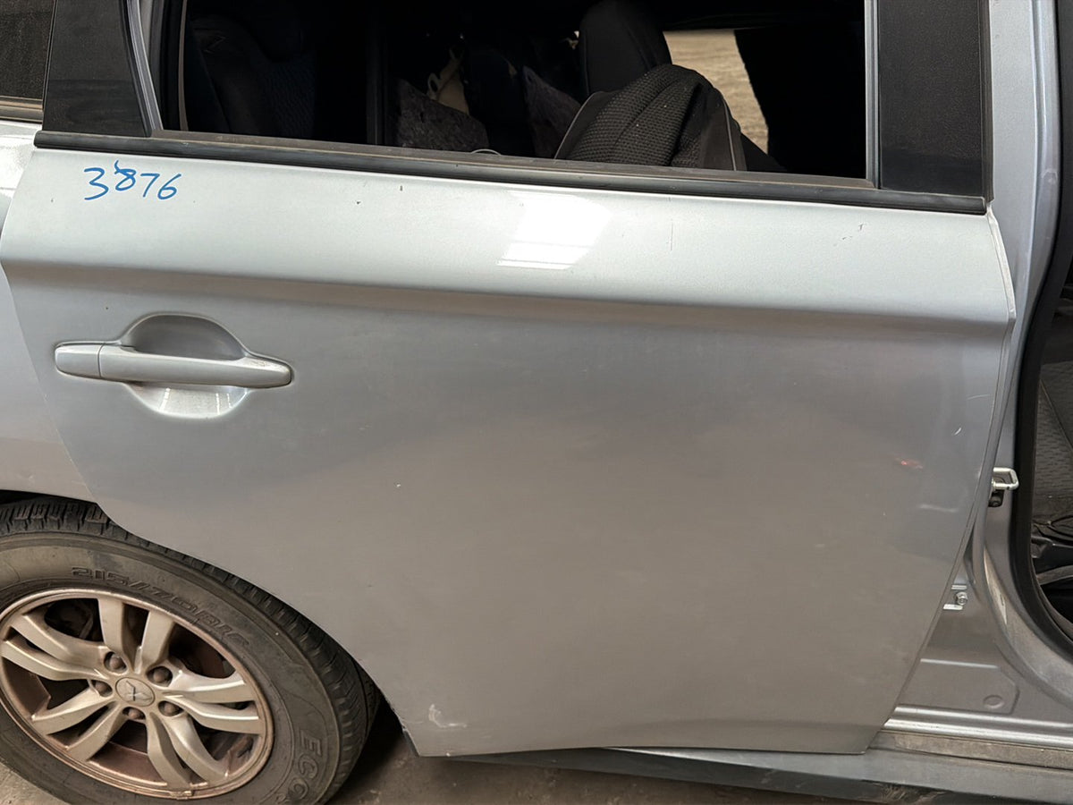 2013 Mitsubishi Outlander GF*W - Right Rear Door