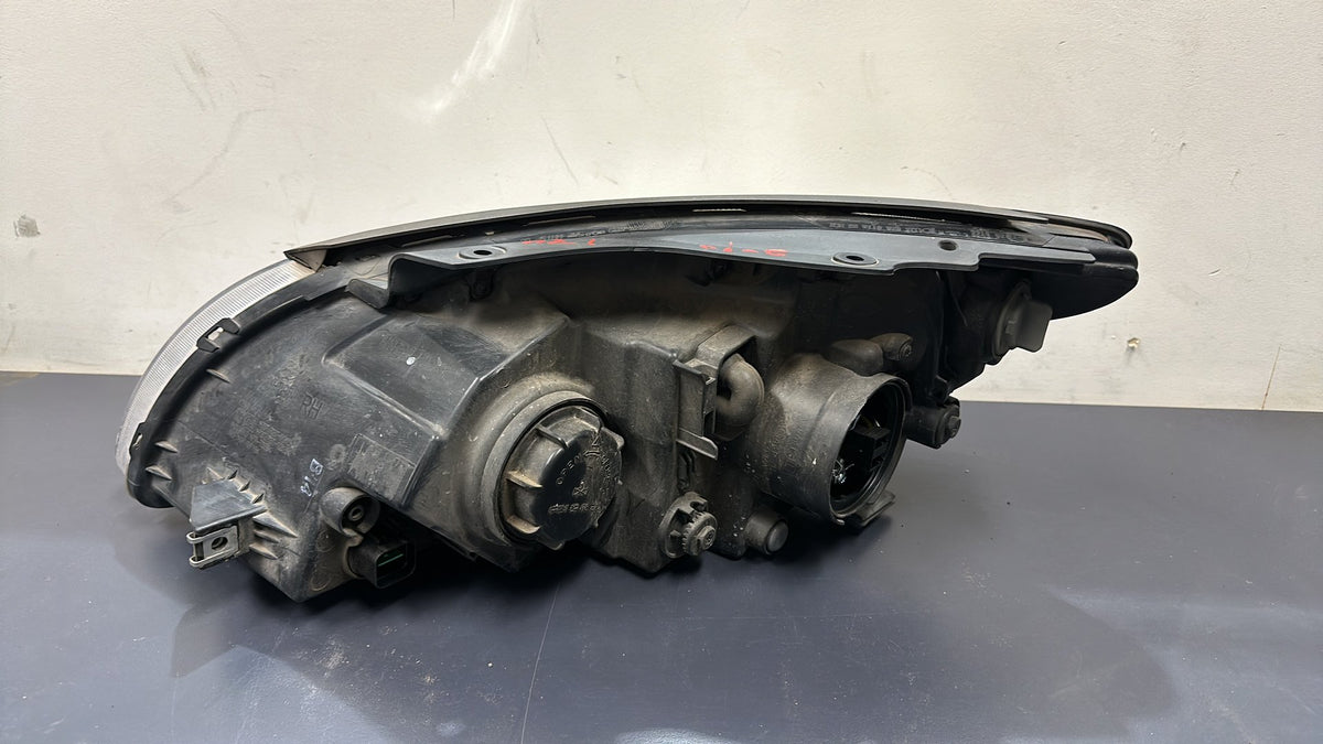 Jan 2008 to Apr 2012 - Hyundai i30 FD - Right Headlight - Chrome Insert Type