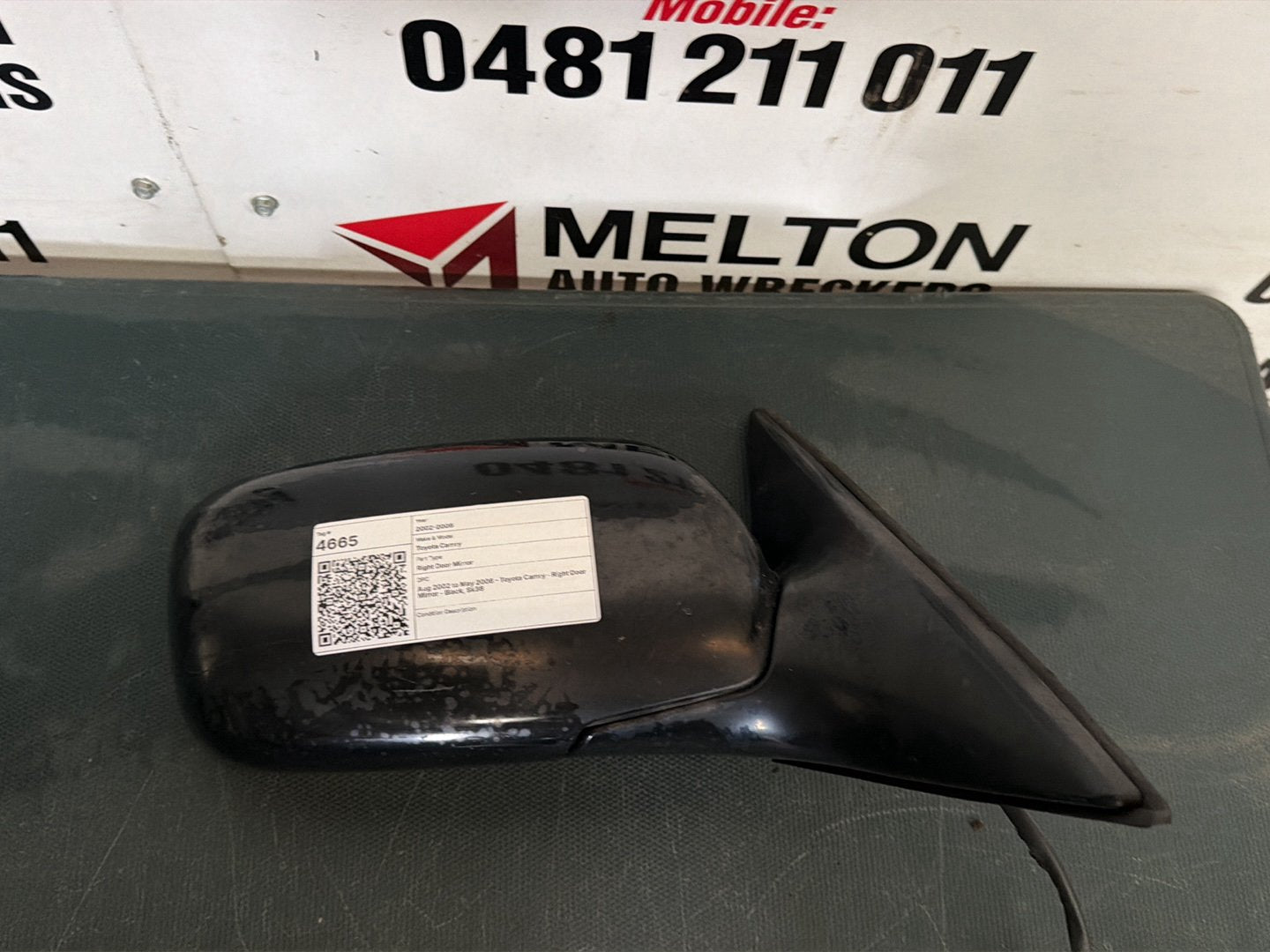 Aug 2002 to May 2006 - Toyota Camry - Right Door Mirror - Black, Sk36