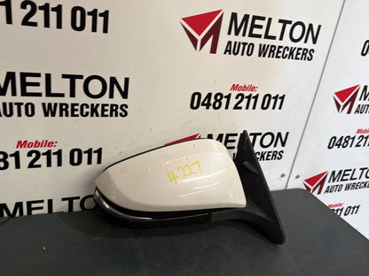 Dec 2013 to Oct 2016- Toyota Kluger GX GXL GSU50 GSU55- Right Door Mirror
