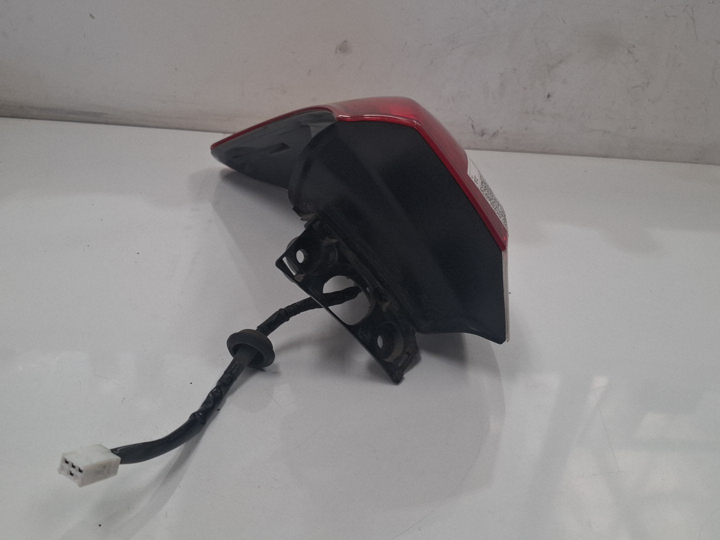 Nov 2016 to Feb 2021 - Toyota Kluger GSU50 GSU55 - Right Taillight