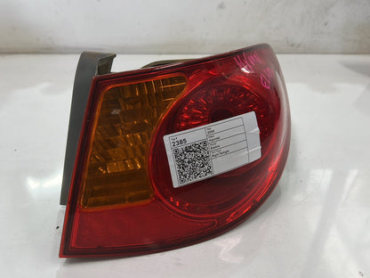 2009 Hyundai Elantra - Right Taillight