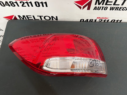 2015 Kia Sorento UM - Left Taillight