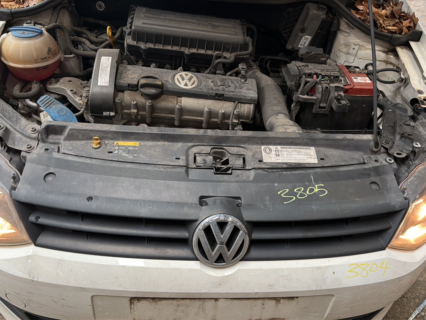 2014 Volkswagen Polo MK5 - 6C 6R - Grille