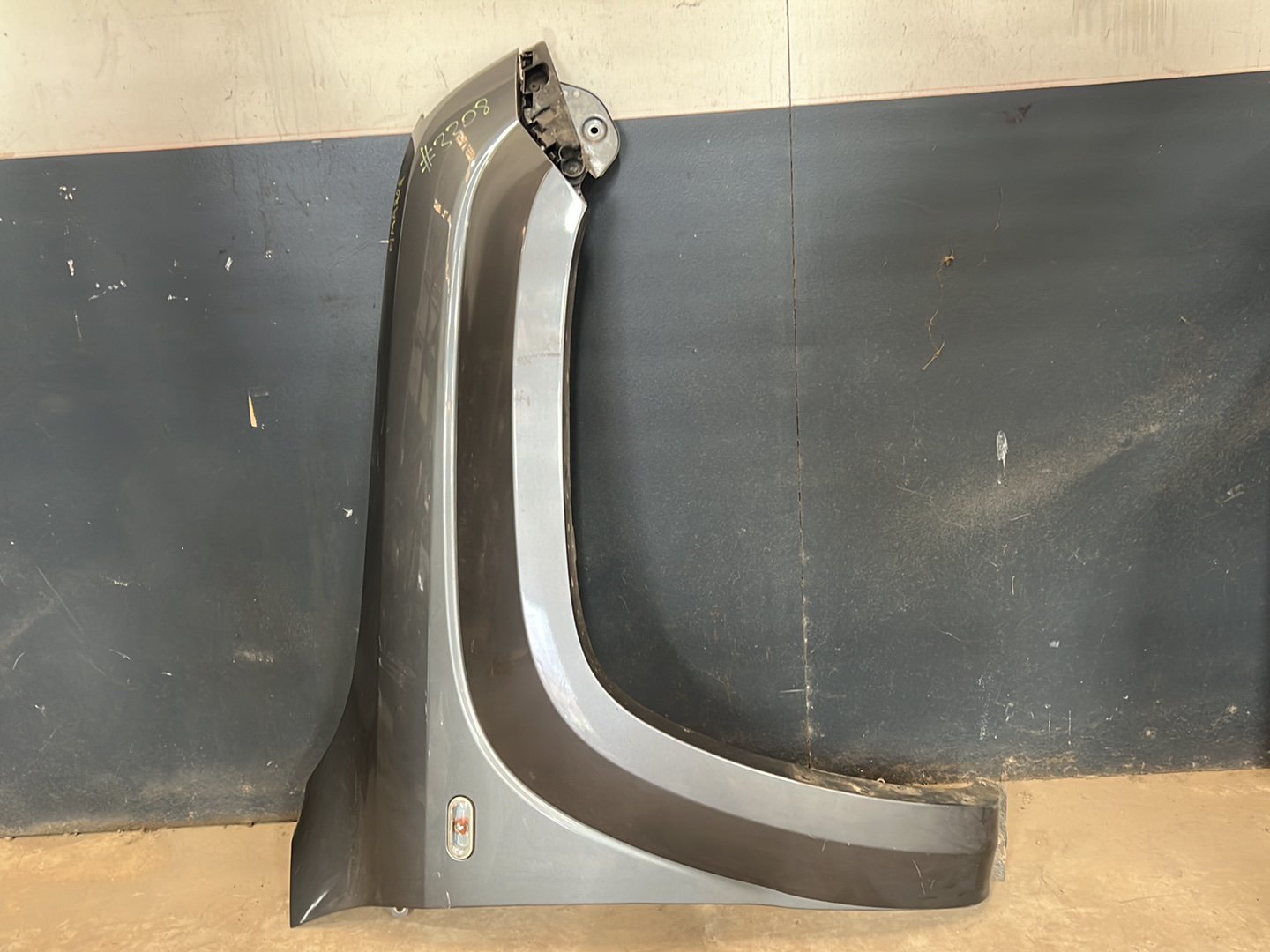 2015 Volkswagen Amarok Right Front Guard