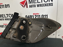 May 2007 to Jul 2010- Toyota Kluger GSU40 GSU45- Left Taillight- Body Mounted, Clear Lens Type