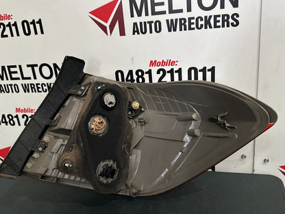 May 2007 to Jul 2010- Toyota Kluger GSU40 GSU45- Left Taillight- Body Mounted, Clear Lens Type