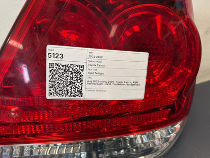 Aug 2002 to May 2006 - Toyota Camry - Right Reverse Light - Sk36, Top/Bottom (Non Sportivo)