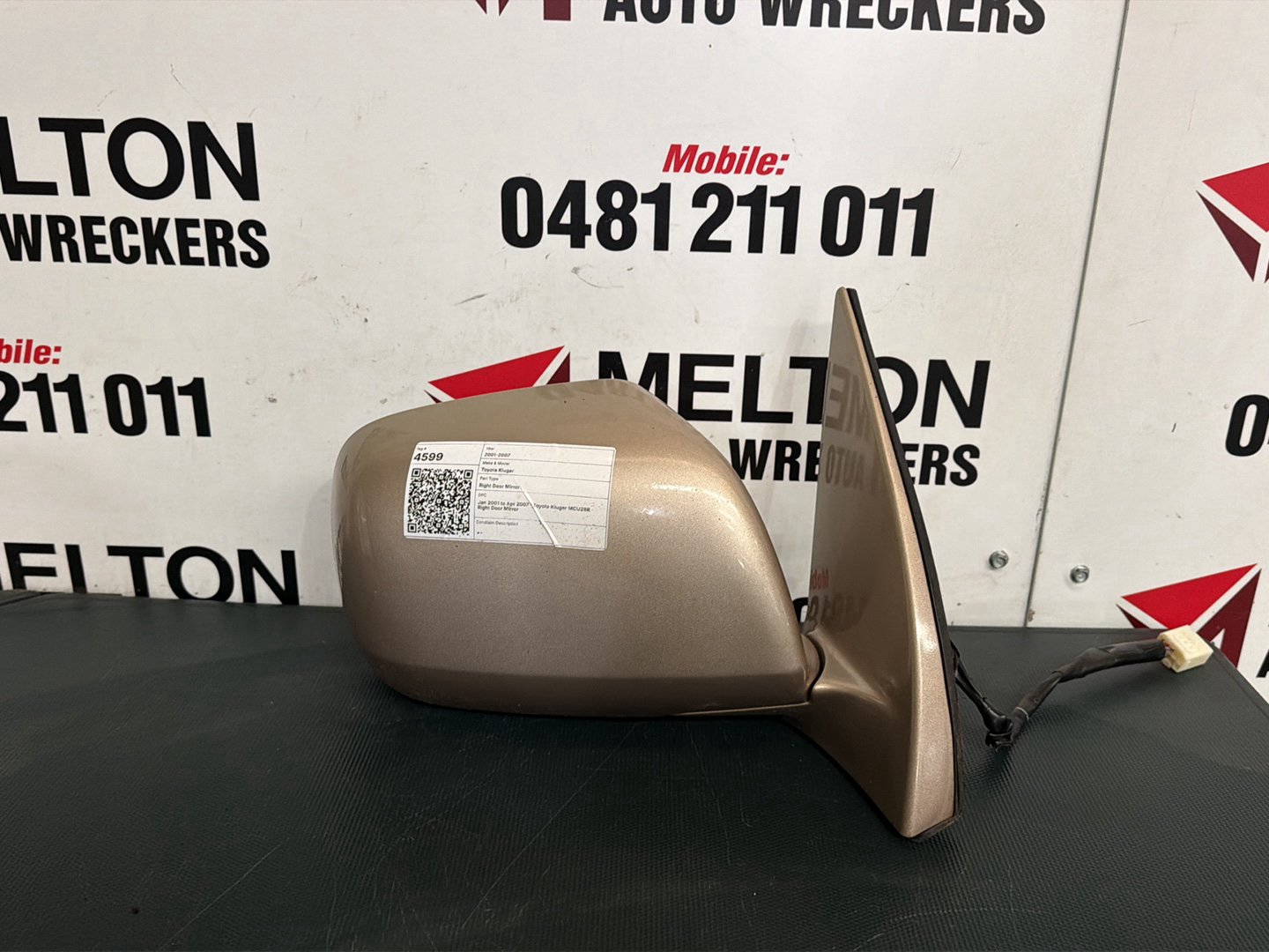 Jan 2001 to Apr 2007 - Toyota Kluger MCU28R - Right Door Mirror