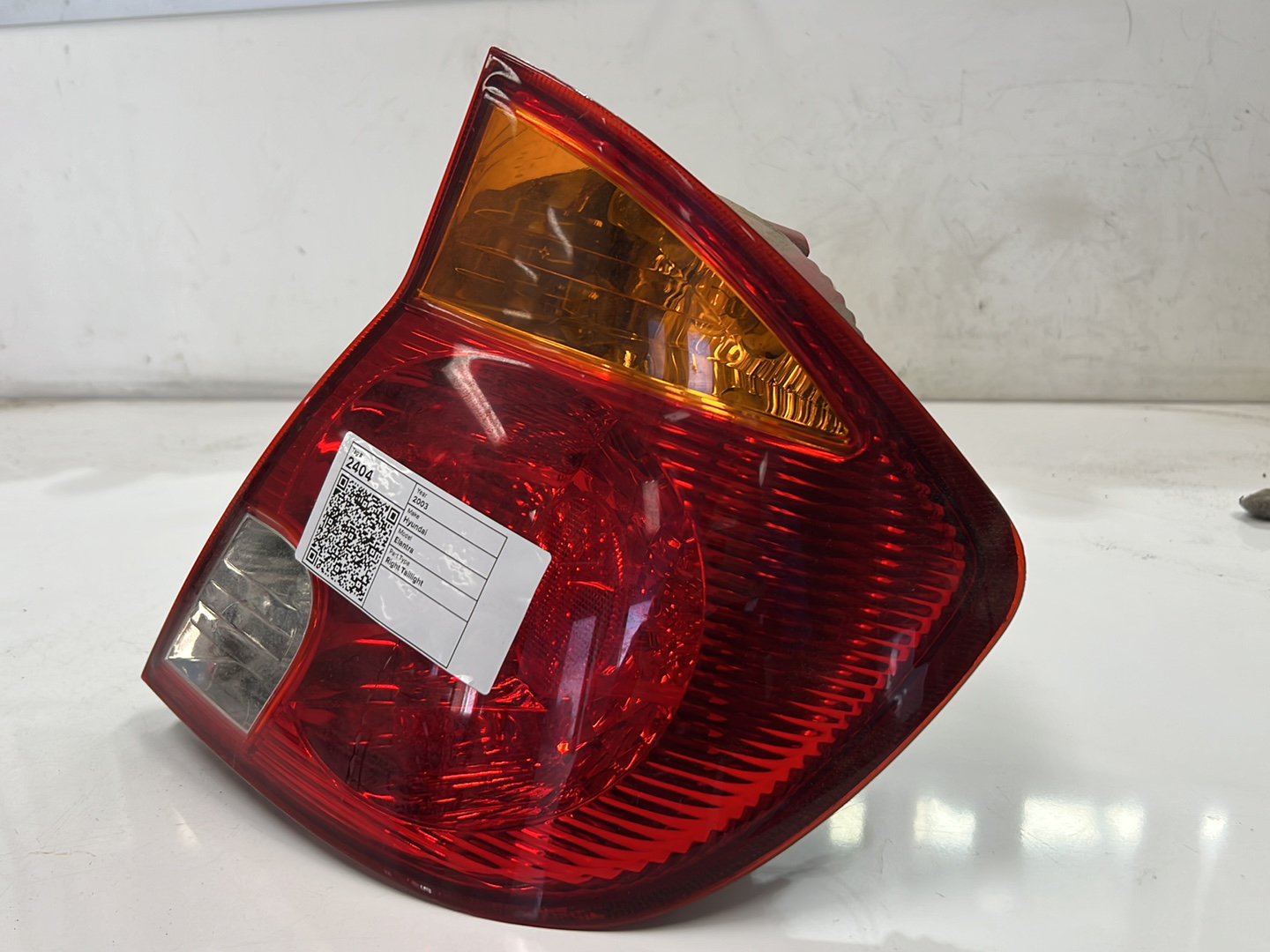 2003 Hyundai Elantra - Right Taillight