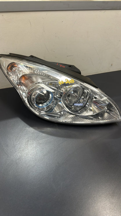 Jan 2008 to Apr 2012 - Hyundai i30 FD - Right Headlight - Chrome Insert Type