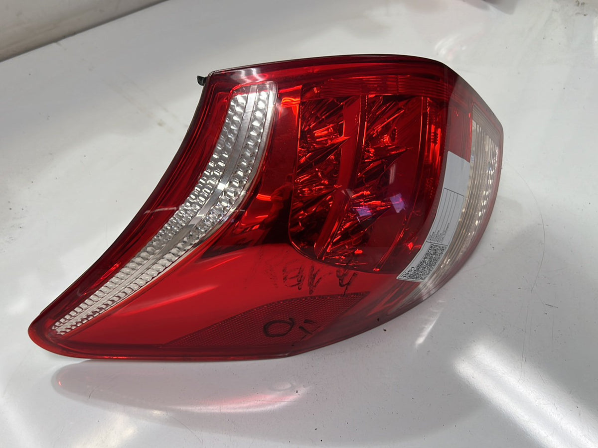 2006 Toyota RAV4 - Left Taillight